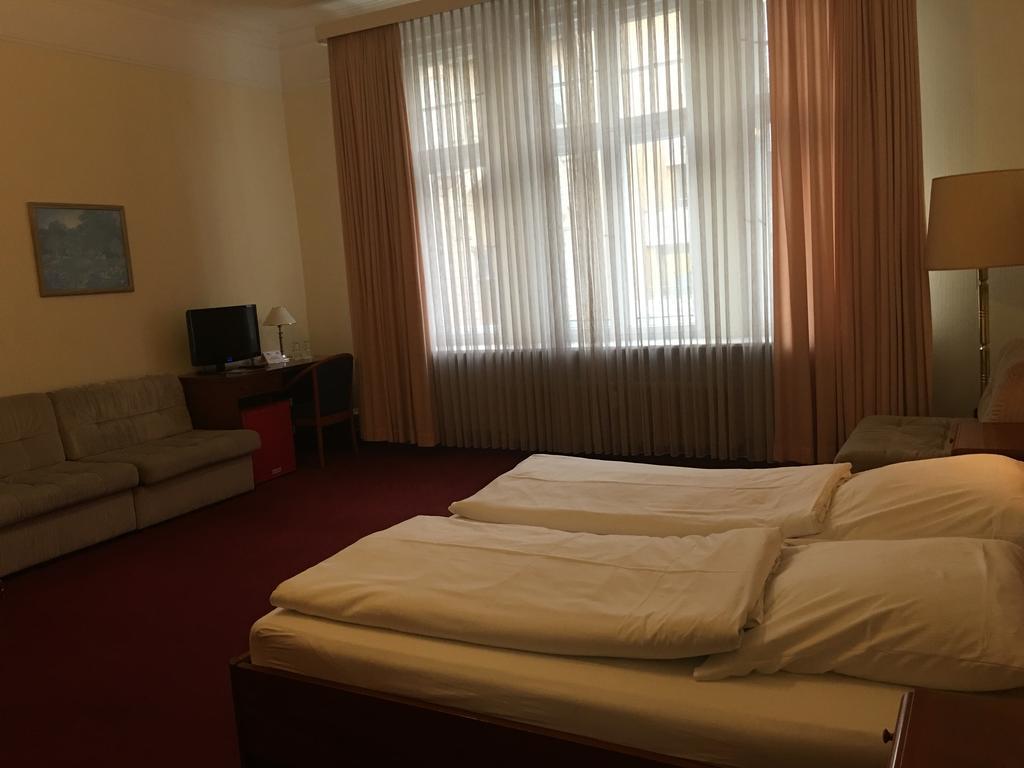Kurfuerst Am Kurfuerstendamm Berlin Rom bilde