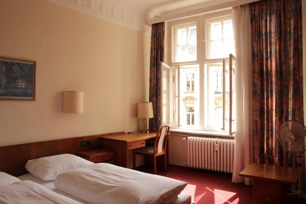 Kurfuerst Am Kurfuerstendamm Berlin Rom bilde